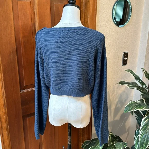 NWT Zara Crop Sweater. Size Large - Picture 10 of 11